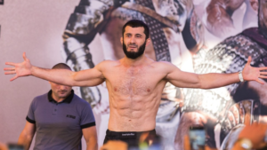 Mamed Khalidov podczas ważenia na KSW