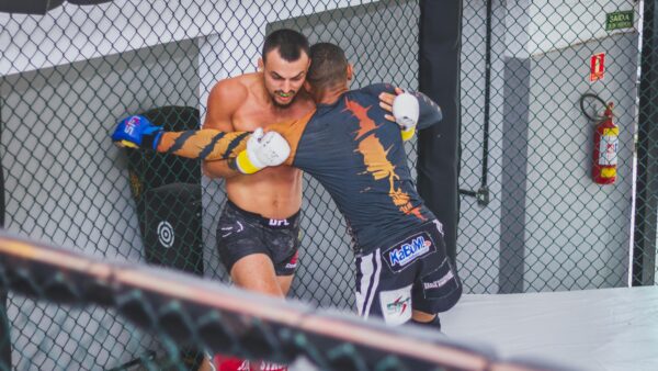 Jak zacząć trenować MMA od zera: poradnik z kosztorysem 2026