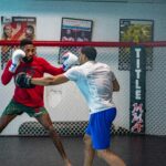 Gdzie oglądać MMA online w Polsce: porównanie platform 2026